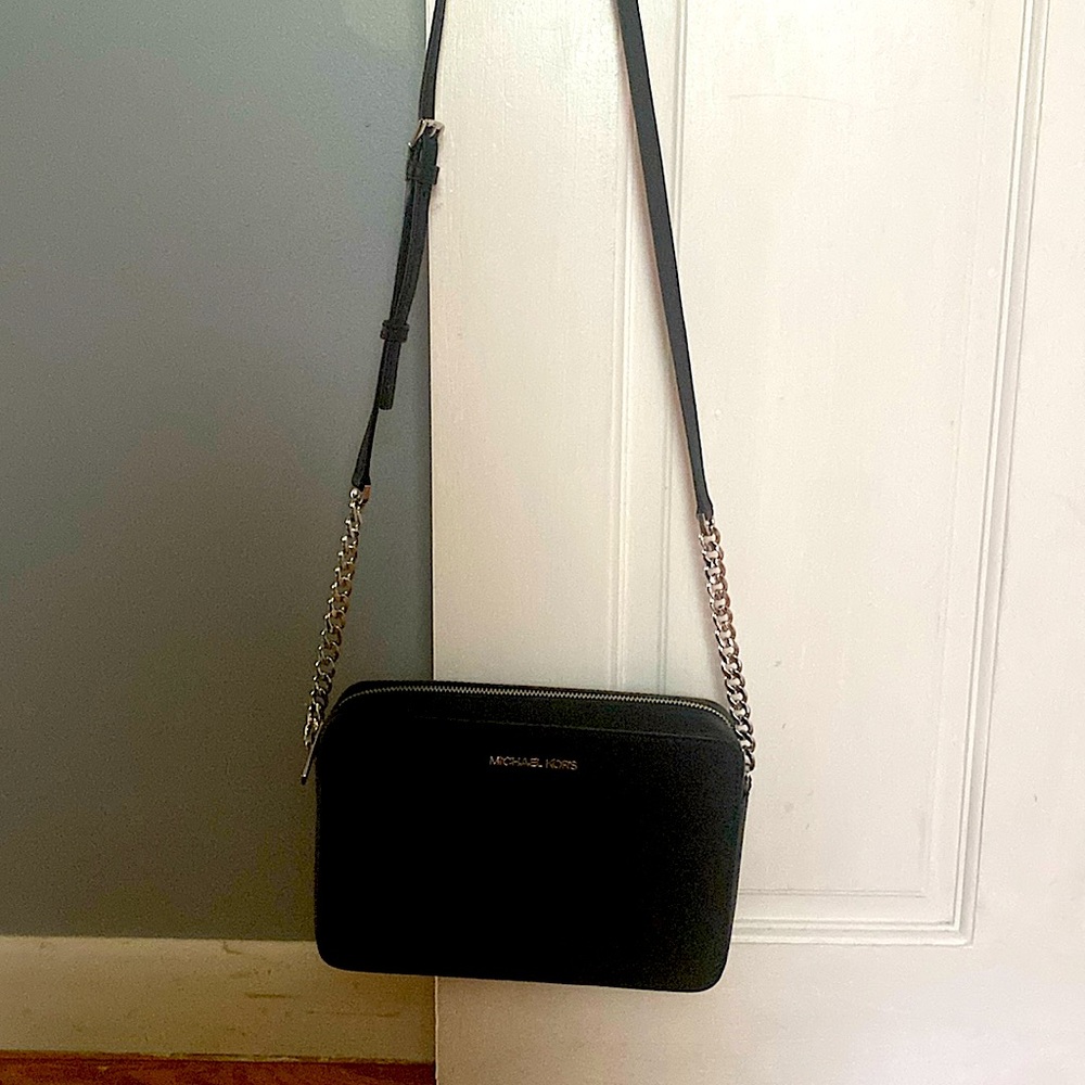 MICHAEL KORS CROSSBODY BAG ♠️🖤